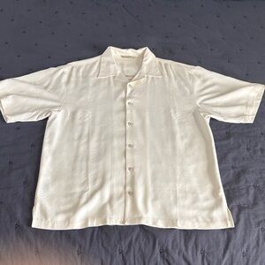 Tommy Bahama Men's Ivory Short Sleeve Shirt
Size M